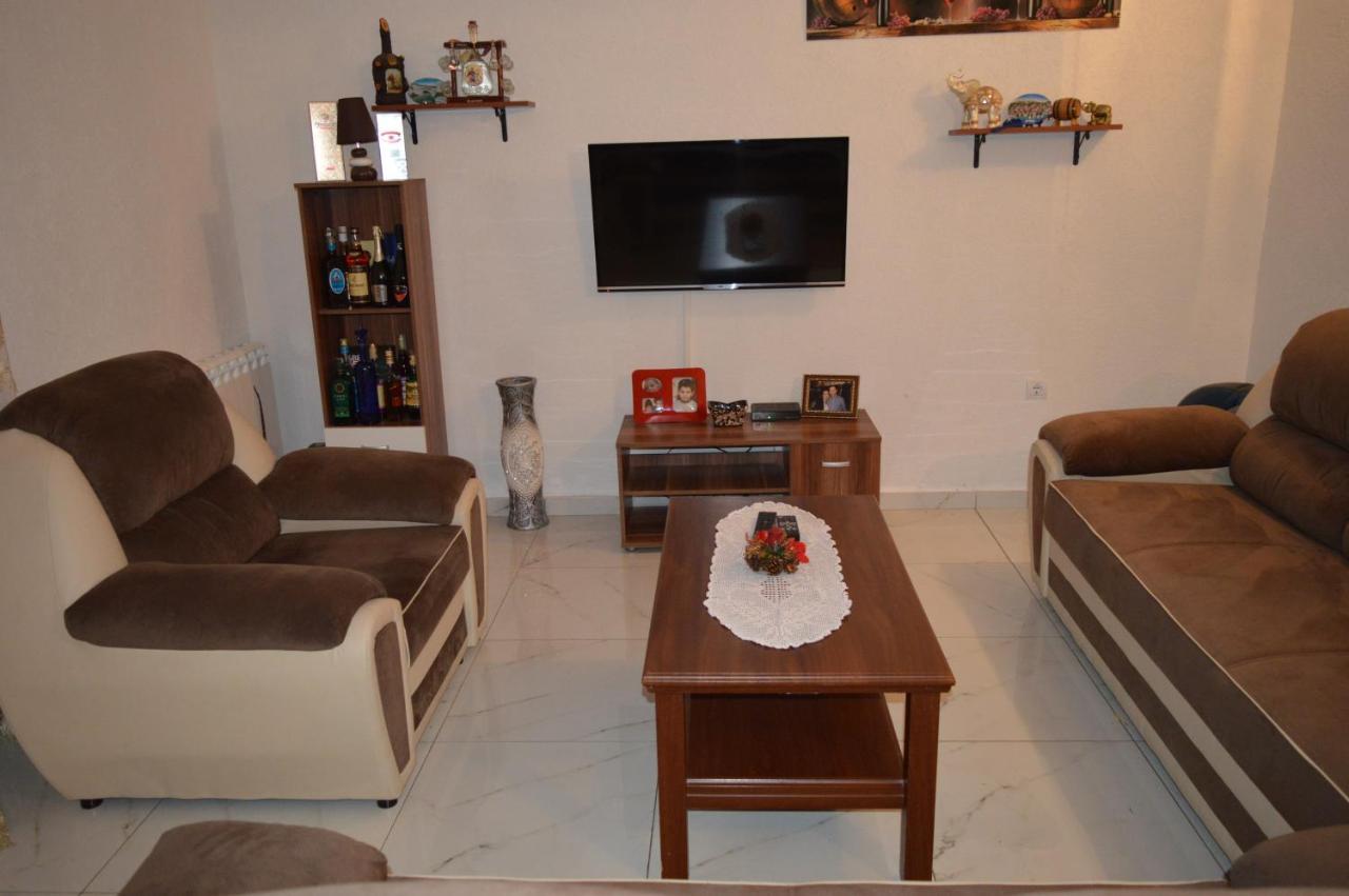 Vujas Village Pleasure Kotor Luaran gambar