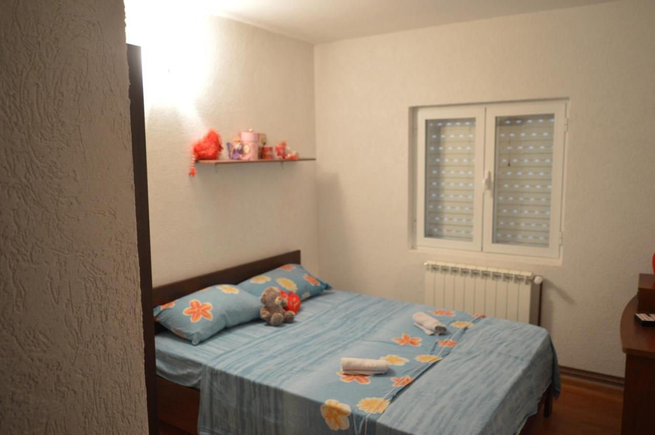 Vujas Village Pleasure Kotor Luaran gambar